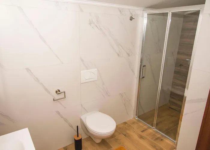 House Astrid Vikendica Tkon