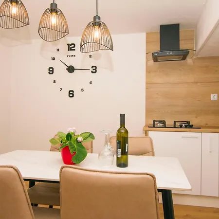House Astrid Tkon